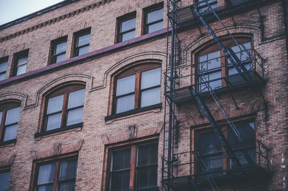 Ten Hills — roofing contractor